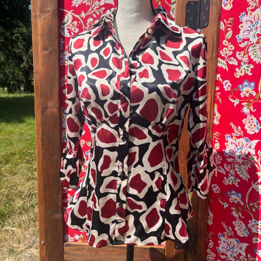 Vintage 2000's Ruffled 3/4 Sleeve Fitted Whimsy Chic Button Down Blouse Size M